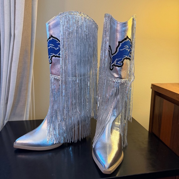 Shoes - Detroit Lions Women’s Fringe Cowboy boots- size 6